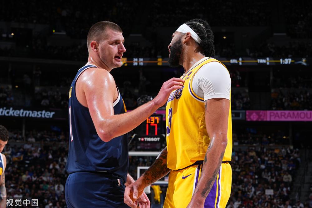 她凭借出色 她凭借出色